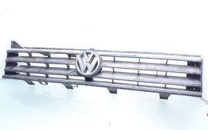 Volkswagen PASSAT B2 Передняя решётка 321853653N