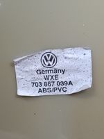 Volkswagen Multivan T4 Revestimiento lateral del maletero/compartimento de carga 703867039A