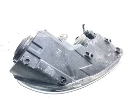 Volkswagen Golf VI Lampa przednia 25425701