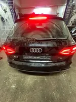Audi A4 S4 B8 8K Luce d’arresto centrale/supplementare 8K9945097