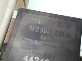 Audi A6 S6 C4 4A Sähkökäyttöinen takaikkunan häikäisysuoja 4A5861325B