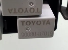 Toyota Auris 150 Modulo fusibile 7191