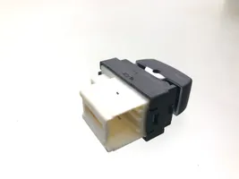 Chevrolet Captiva Central locking switch button 