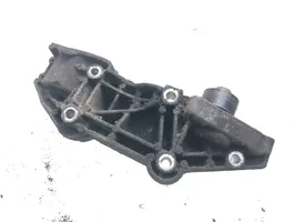 Opel Vivaro Generator/alternator bracket 8200527320