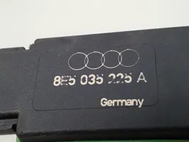 Audi A4 S4 B6 8E 8H Antenos stiprintuvas 8E5035225A