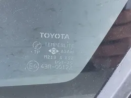 Toyota Corolla Verso E121 Galinis šoninis kėbulo stiklas AS2