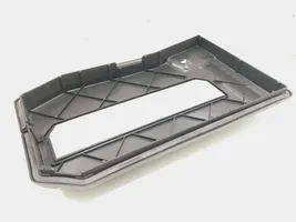 Volkswagen Touareg I Battery box tray cover/lid 7L0864643B