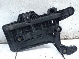 Volkswagen Touran I Battery tray 1K0915333B