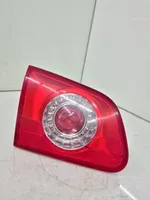 Volkswagen PASSAT B6 Lampy tylnej klapy bagażnika 3C9945093