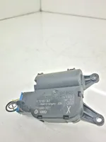 Volkswagen PASSAT B6 Motor/activador trampilla de calefacción 0132801363