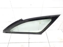 Nissan Primera Fenêtre latérale avant / vitre triangulaire 43R00048