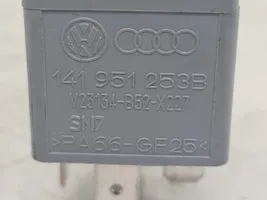 Volkswagen PASSAT B6 Muu rele 141951253B
