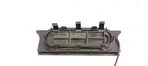 BMW 3 E30 Évent de pression de quart de panneau 64221922279