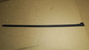 Skoda Fabia Mk3 (NJ) Moulures des vitres de la porte avant 6V0837478A