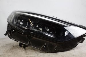 Opel Insignia B Lampa przednia 39122975