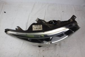 Renault Captur Lampy przednie / Komplet 260102734R