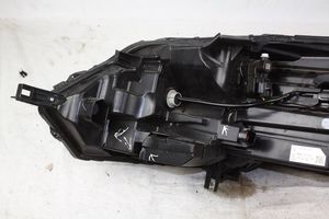 Nissan Qashqai J12 Lampa przednia 100-8D02G