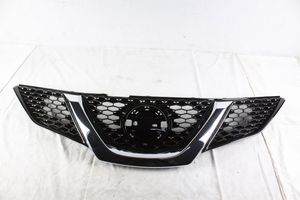 Nissan Qashqai Grille calandre supérieure de pare-chocs avant 