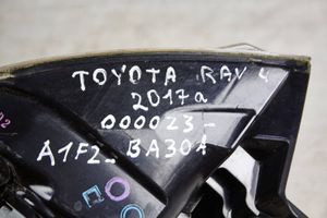 Toyota RAV 4 (XA40) Galinis žibintas kėbule 8156042201