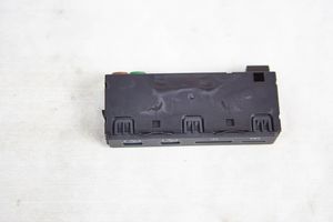 Audi A6 S6 C8 4K USB-pistokeliitin 4N0035736A