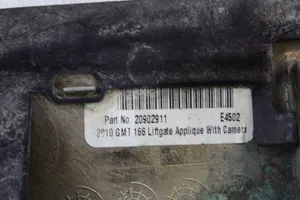 Cadillac SRX Trunk door license plate light bar 20902911