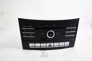 Mercedes-Benz E W212 Radija/ CD/DVD grotuvas/ navigacija A2189003304