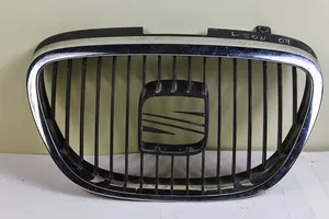 Seat Altea XL Maskownica / Grill / Atrapa górna chłodnicy 5p0853654