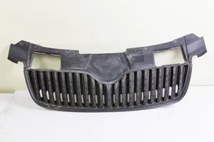 Skoda Fabia Mk2 (5J) Maskownica / Grill / Atrapa górna chłodnicy 5J0853668