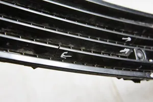 Mercedes-Benz C W203 Grille calandre de capot 2038800205