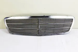 Mercedes-Benz C W203 Grille calandre supérieure de pare-chocs avant a2038800483