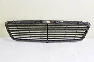 Mercedes-Benz C W203 Grille calandre supérieure de pare-chocs avant a2038800483