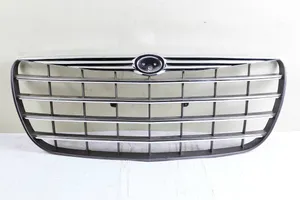 Chrysler 300 - 300C Maskownica / Grill / Atrapa górna chłodnicy 