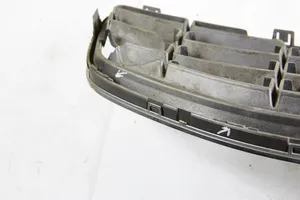 Volvo S60 Grotelės viršutinės 31323099