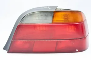 BMW 7 E38 Feux arrière / postérieurs 8352026