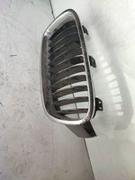 BMW 3 F30 F35 F31 Griglia superiore del radiatore paraurti anteriore 7255411