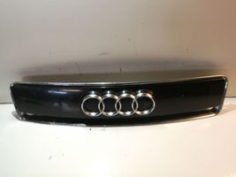 Audi A2 Etusäleikkö 8Z0853631