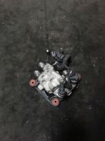 BMW 7 F01 F02 F03 F04 Active stabilizer control/valve assembly 6775258