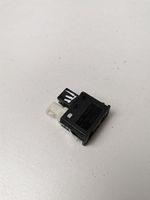 BMW 5 GT F07 USB-pistokeliitin 84109237654