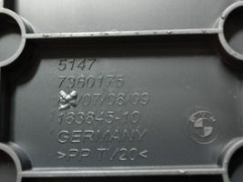 BMW 7 G11 G12 Schowek bagażnika 7360175