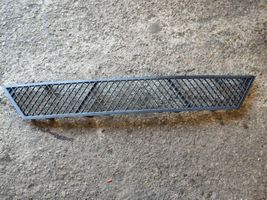 BMW 5 GT F07 Grille inférieure de pare-chocs avant 7200729