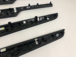 Porsche Macan Set di rivestimento del pannello della portiera 95B867062