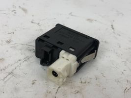 BMW X5 F15 Connettore plug in USB 9266607