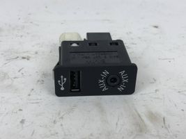 BMW X6 E71 USB-pistokeliitin 9237654