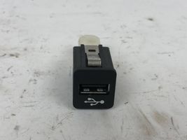 BMW X6 E71 USB jungtis 9237656