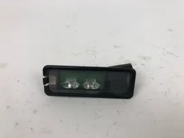 Porsche Macan Lampa oświetlenia tylnej tablicy rejestracyjnej 420943021