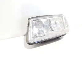 Volkswagen Bora Lampa przednia 1J5941015BE