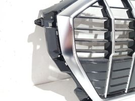 Audi Q3 F3 Rejilla superior del radiador del parachoques delantero 83A853651B