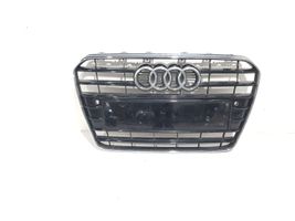 Audi A5 8T 8F Grotelės viršutinės 8T0853651G