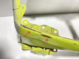Suzuki Jimny Jäähdyttimen kehyksen suojapaneeli 