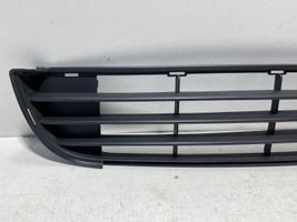 Renault Clio II Etupuskurin alempi jäähdytinsäleikkö 8200271912